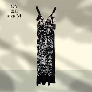 🆕 - New York & Company Sleeveless V-Neck Maxi Faux Wrap Dress, Size Medium